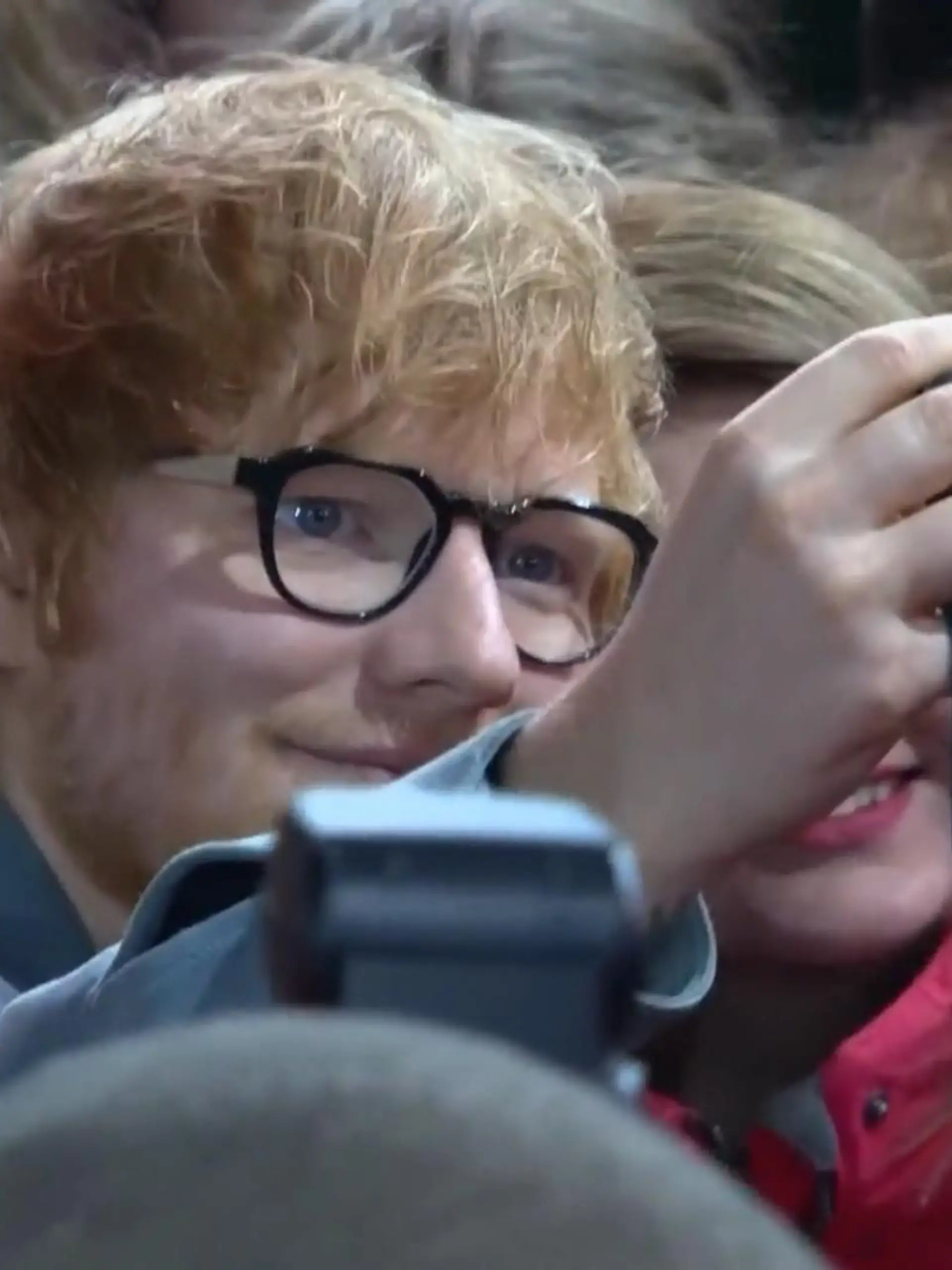Bild zu: "Ed Sheeran: 1. Handy seit 4 Jahren!"