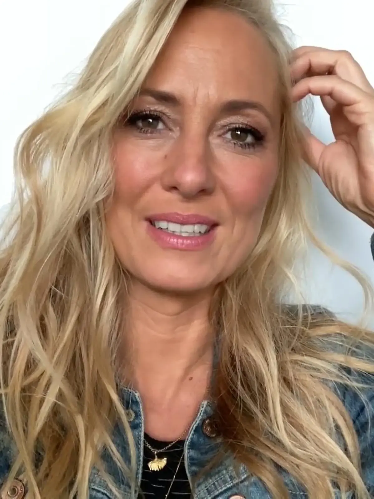 Bild zu: "Angela Finger-Erben: So witzig reagiert sie auf Hass-Mails"