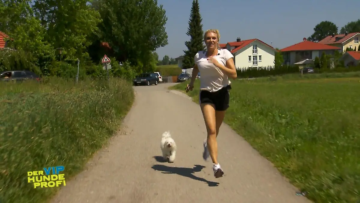 Jeden Tag Sport für Magdalena und Hündin Angel Zweistufige Therapie