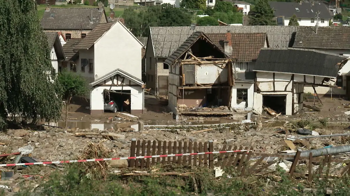 Dutzende Tote, zerstörte Orte, Chaos in den Fluten Die desaströsen Unwetter-Folgen - ein Überblick
