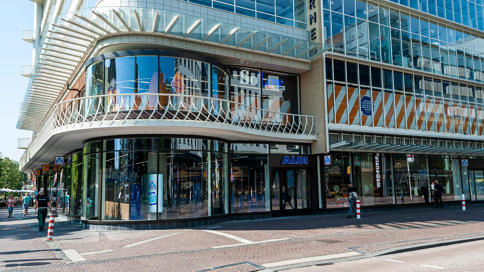 Aldi "Shop & Go"-Filiale in der Innenstadt von Utrecht, Niederlande.