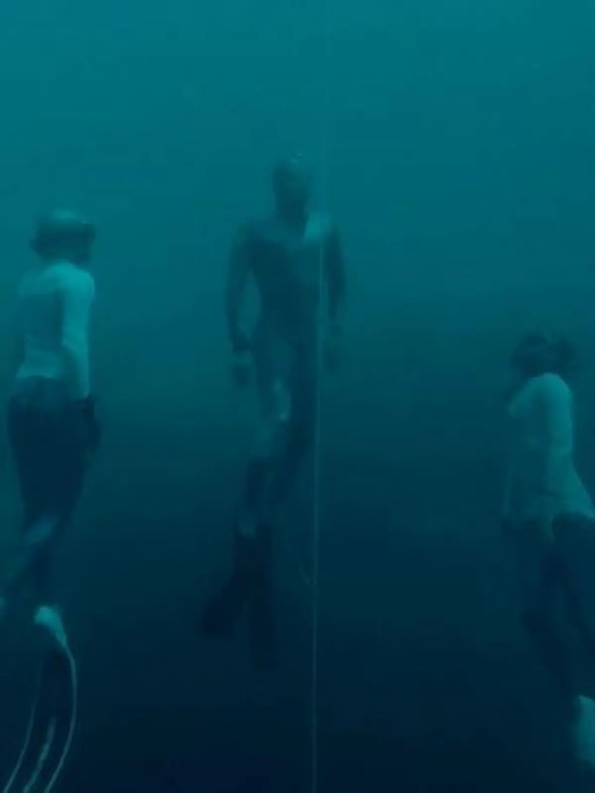 Der Apnoe-Taucher Arnaud Jerald ist auf den Bahamas ohne Sauerstoffgerät 122 Meter tief getaucht.