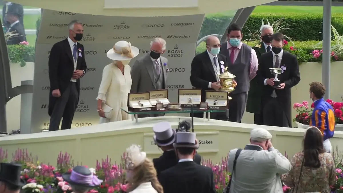 Camilla und Charles in Ascot Beliebtes Pferderennen der Queen
