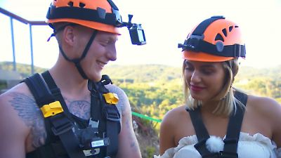 Bild von Mike will Gina beim letzten Date imponieren