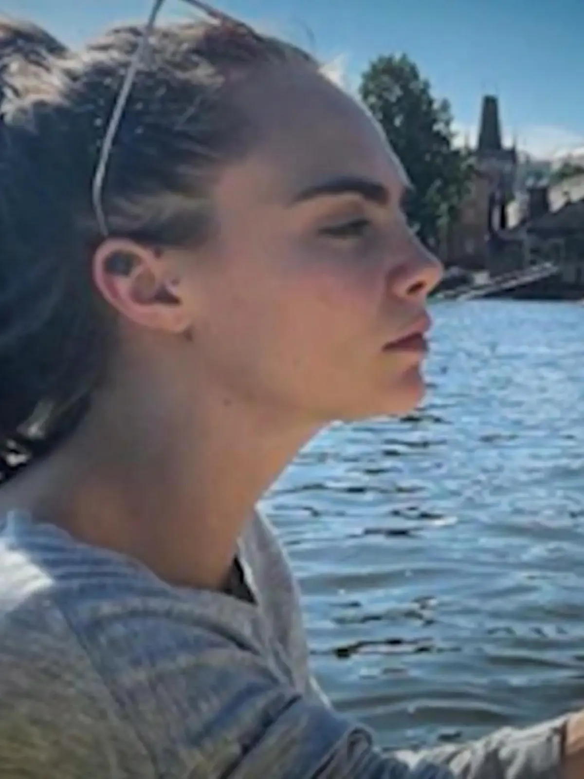 Bild zu: "Cara Delevingne: Tretboot statt Luxus-Jacht"