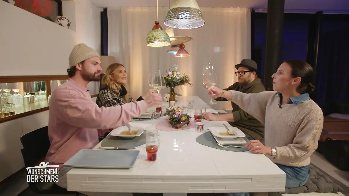 Schmeckt Jimi die Hühnersuppe der anderen? Gregor gibt dem Menü den letzten Schliff