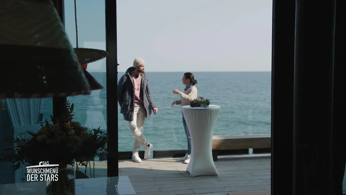 Erstes Treffen der Stars in der Villa Kochen in Olpenitz am Ostseestrand
