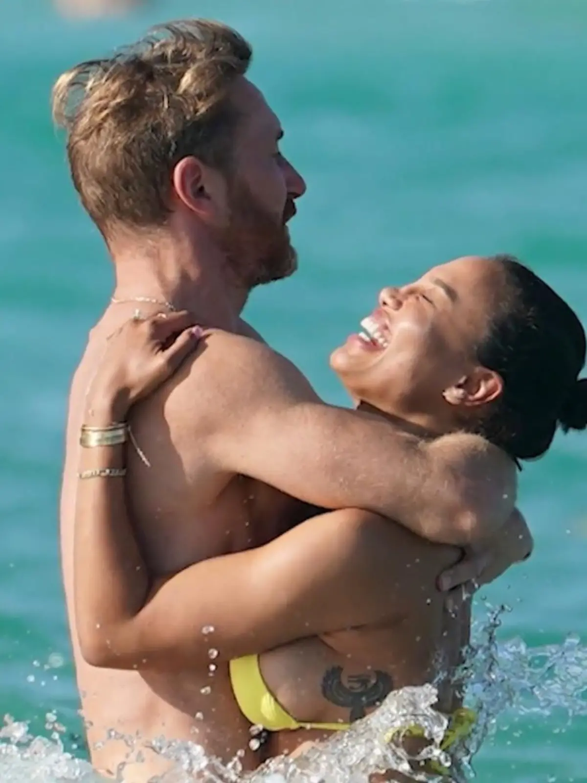 Bild zu: "David Guetta und Jessica Ledon: Sexy Strandspiele in Miami"