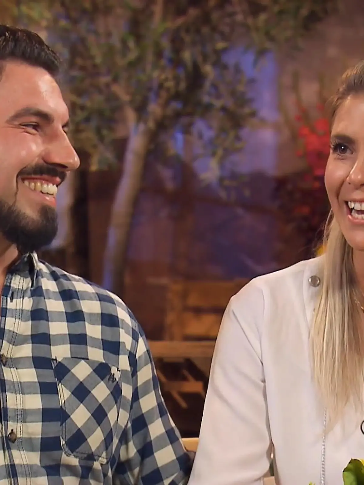 Bild zu: "Bauer Mathias und Sabrina schweben auf Wolke 7"