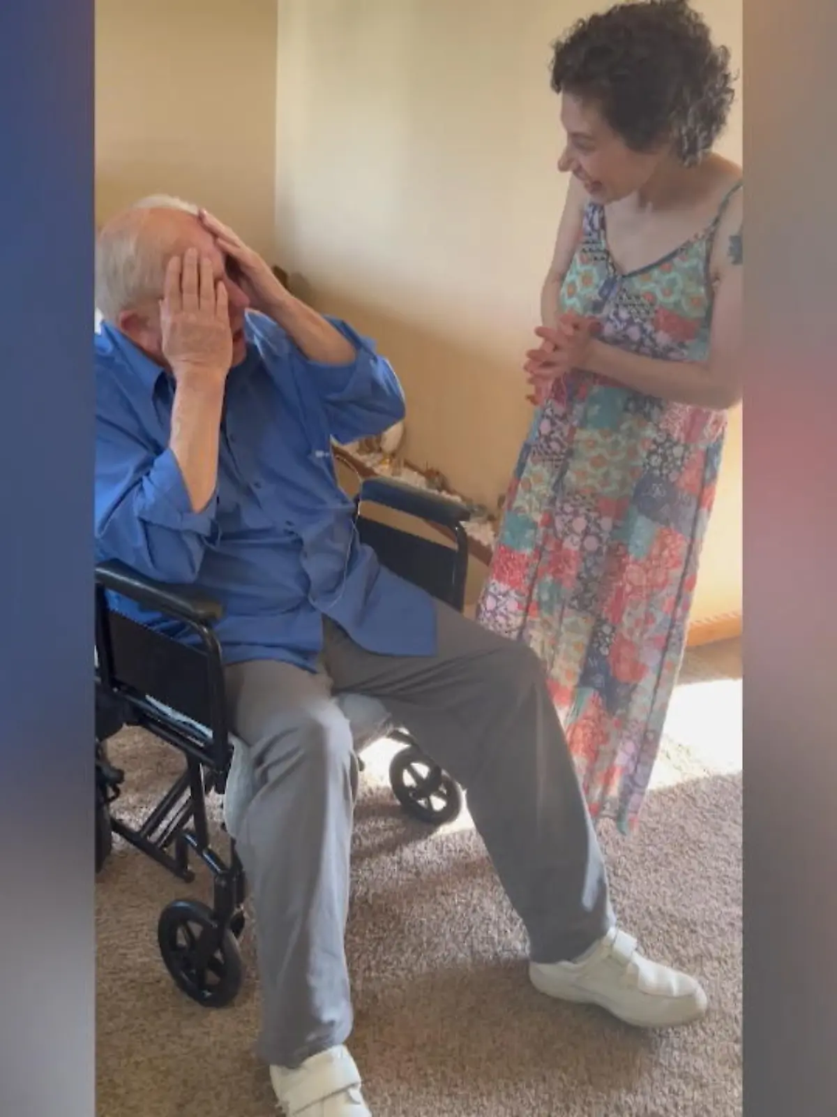 SO eine Überraschung hat Harry Olson zu seinem 80. Geburtstag wohl nicht erwartet. Der Amerikaner aus dem Bundesstaat Wisconsin wird nämlich von seiner Adoptivtochter Allie überrascht, die er seit neun Jahren nicht mehr gesehen hat.