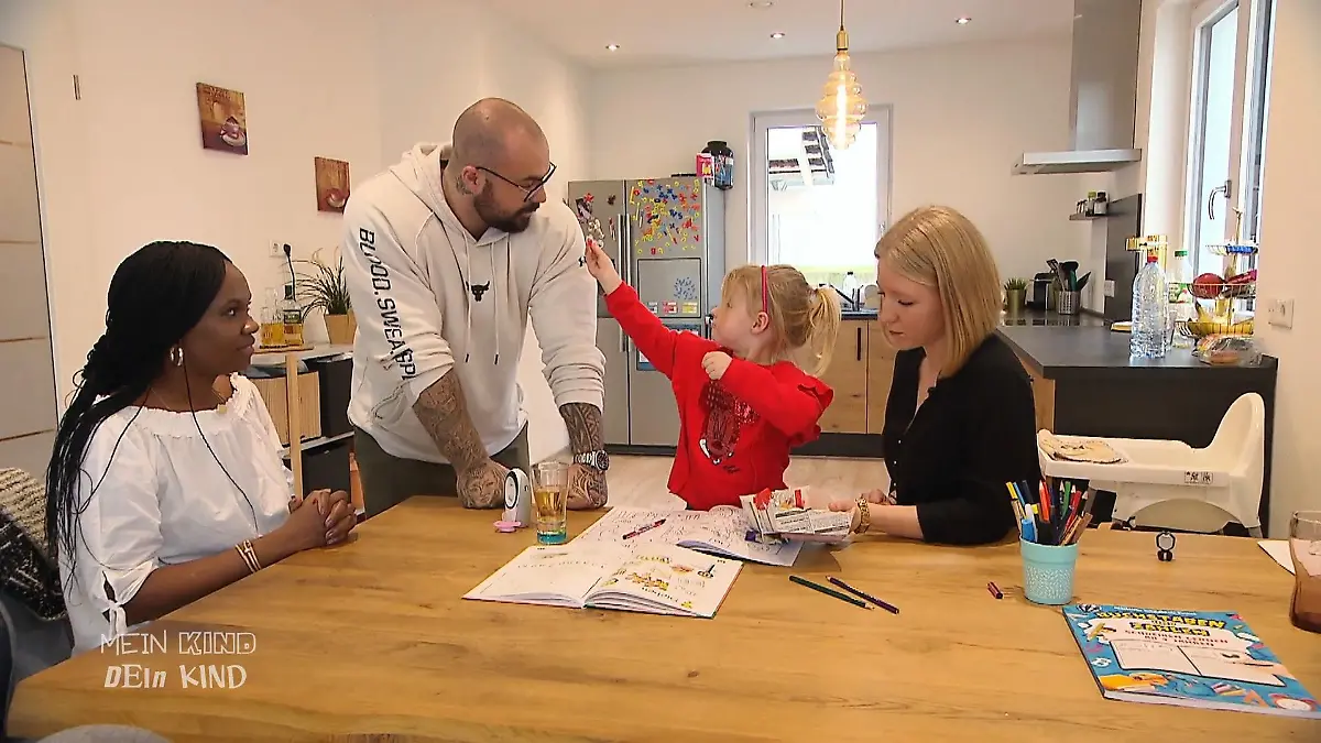 Malea darf unbegrenzt Softdrinks und Süßigkeiten essen! Das findet Imade bedenklich