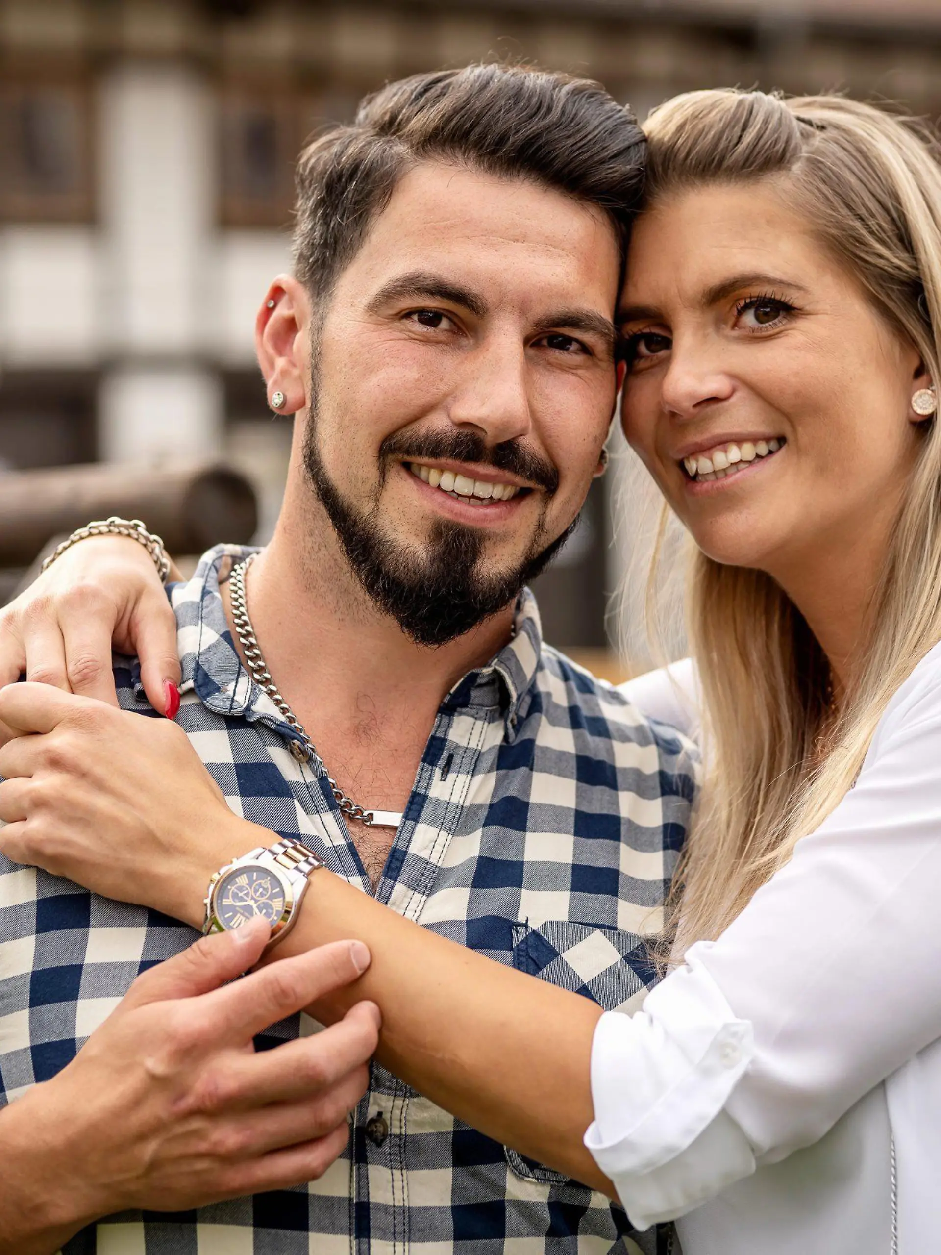 +++ ACHTUNG SPERRFRIST!! KEINE VERÖFFENTLICHUNG VOR DEM 30.11.2021, 23:20 UHR !! +++
Biobauer Mathias (33) aus Bayern und Sabrina (34, Kosmetikerin)

+++ Die Verwendung des sendungsbezogenen Materials ist nur mit dem Hinweis und Verlinkung auf RTL+ gestattet. +++