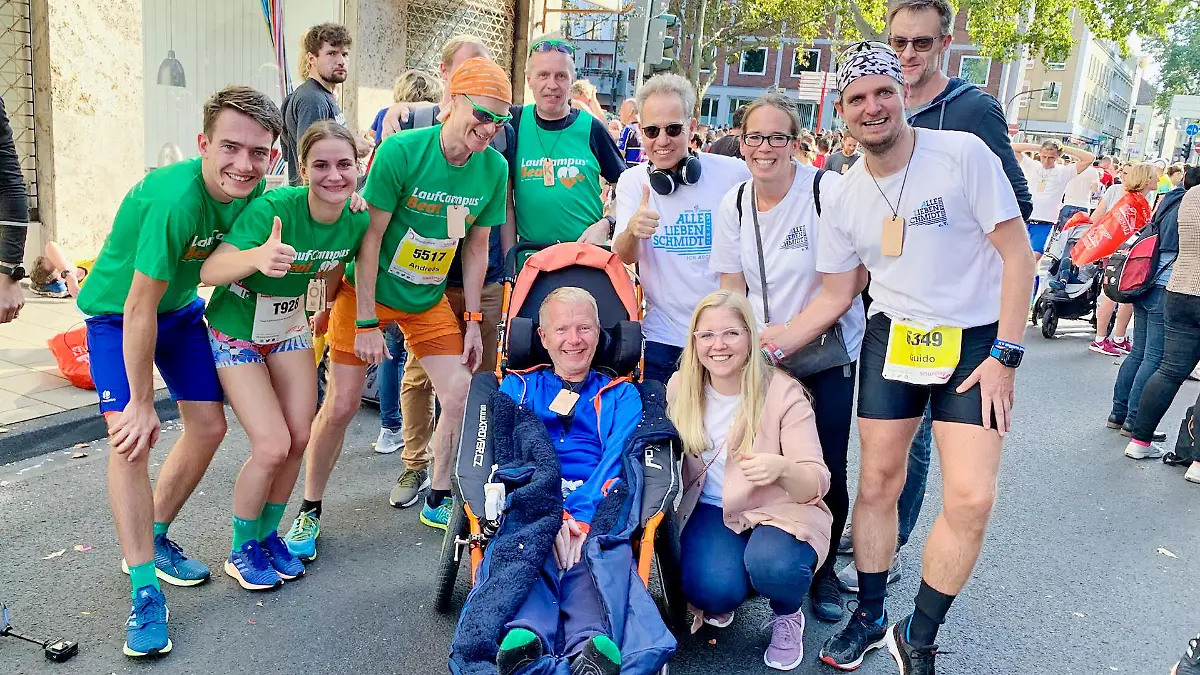 Andreas Butz und Bruno Schmidt nach dem erfolgreich gemeisterten Köln Marathon im Jahr 2019.