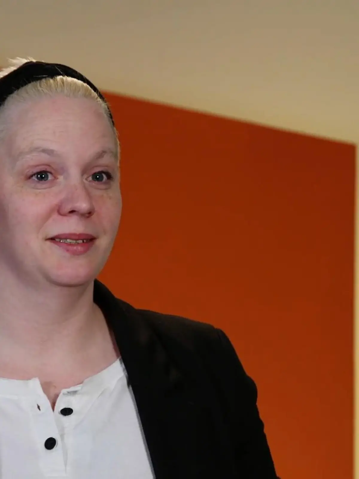 Bild zu: "Ein Satz aus ihrem Brief berührt Raphaela sehr!"