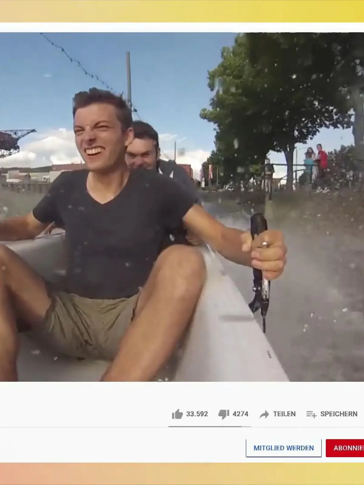 Bild zu: "Krebs, Flugzeugabsturz: Wie privat wird man als YouTuber?"
