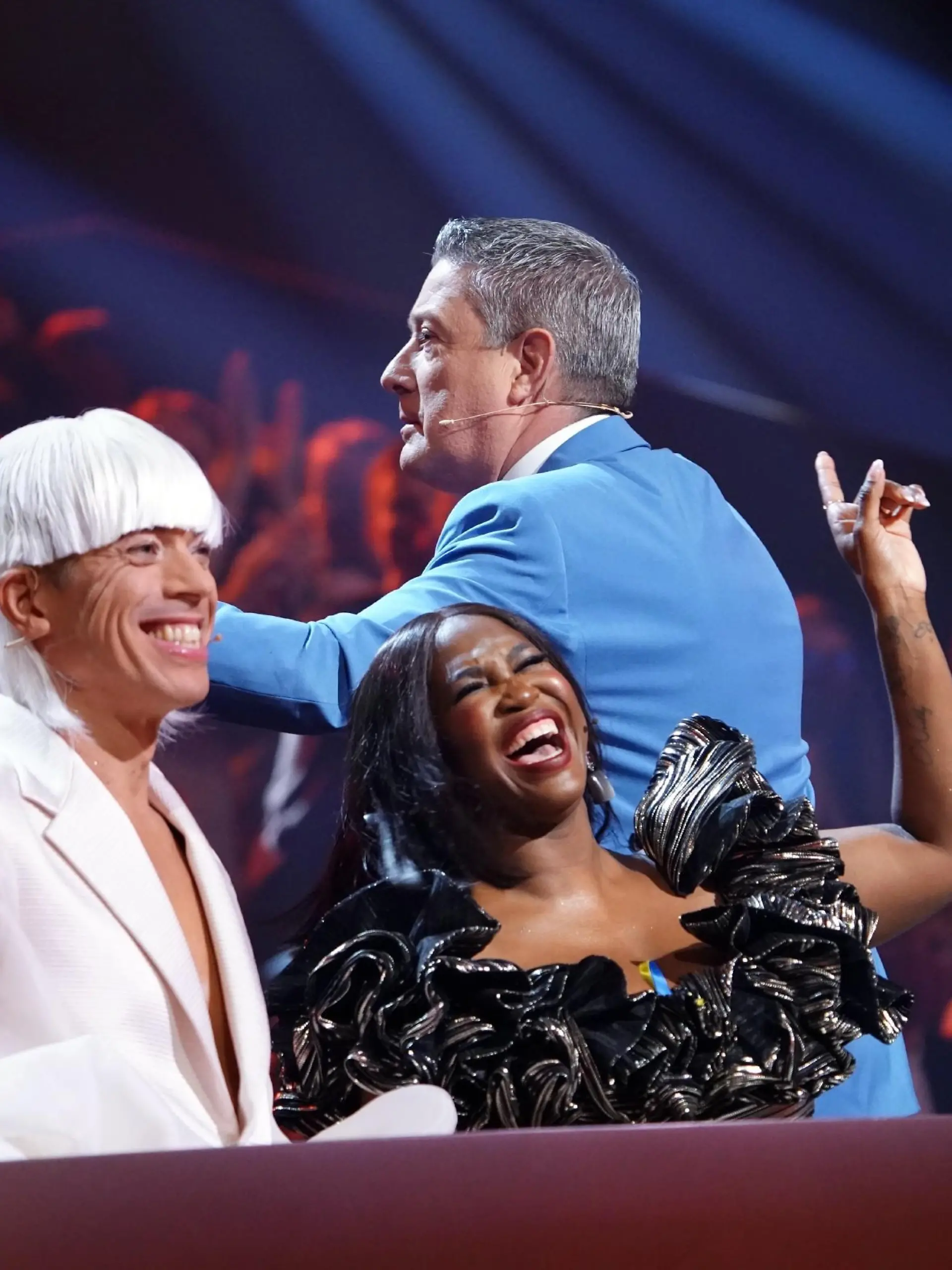 Die Jury: Jorge González (l.), Motsi Mabuse und Joachim Llambi.

Die Verwendung des sendungsbezogenen Materials ist nur mit dem Hinweis und Verlinkung auf RTL+ gestattet.