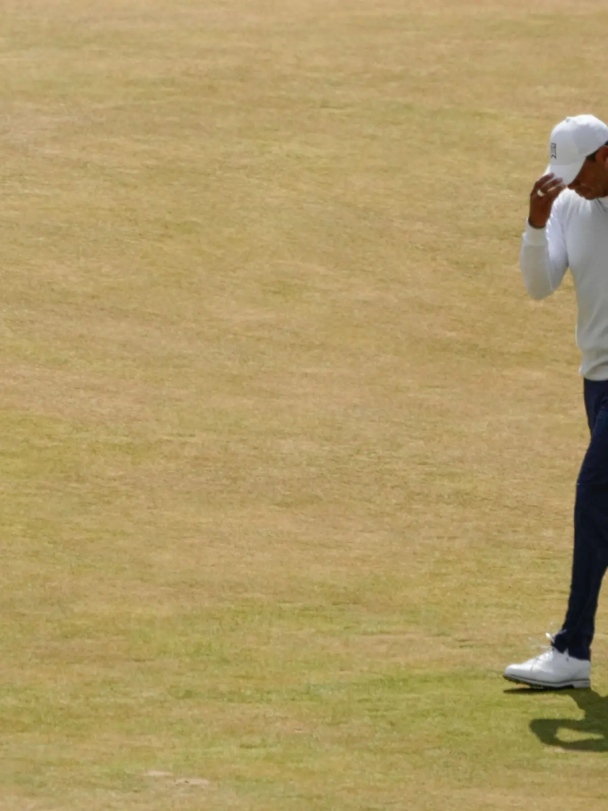  Mandatory Credit: Photo by Dave Shopland/Shutterstock 13026164de An emotional Tiger Woods on the 18th The British Open Championship, Day Two, Golf, St Andrews, Fife, UK - 15 Jul 2022 The British Open Championship, Day Two, Golf, St Andrews, Fife, UK - 15 Jul 2022 PUBLICATIONxINxGERxSUIxAUTXHUNxGRExMLTxCYPxROMxBULxUAExKSAxONLY Copyright: xDavexShopland/Shutterstockx 13026164de