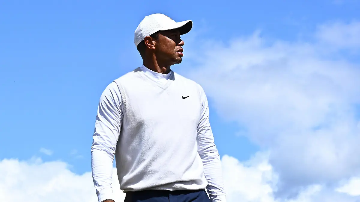  American Tiger Woods looks into the distance on the 17th hole during the second round of the150th Open Championship at St Andrews Golf Club in St Andrews, Scotland on Friday, July 15, 2022. Woods finished the round nine over par and will miss the cut. PUBLICATIONxINxGERxSUIxAUTxHUNxONLY LON2022071565 HUGOxPHILPOTT