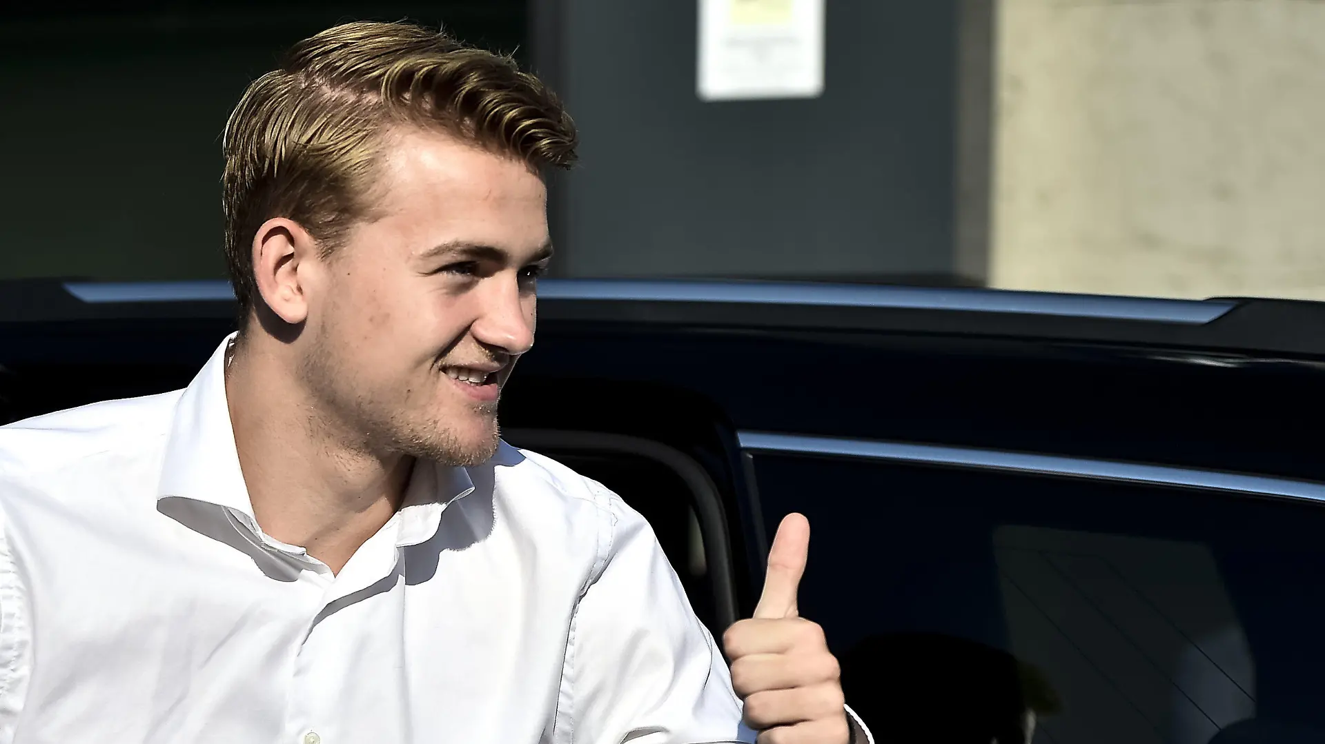 ARCHIV - 17.07.2019, Italien, Turin: Matthijs de Ligt, bevor er einen Medizincheck bei Juventus absolviert. Der vom FC Bayern umworbene Abwehrspieler Matthijs de Ligt ist beim Medizincheck seines Vereins Juventus Turin von den Fans begeistert empfangen und zum Verbleib in Italien aufgefordert worden. Foto: Nicolò Campo/Lapresse via ZUMA Press/dpa +++ dpa-Bildfunk +++