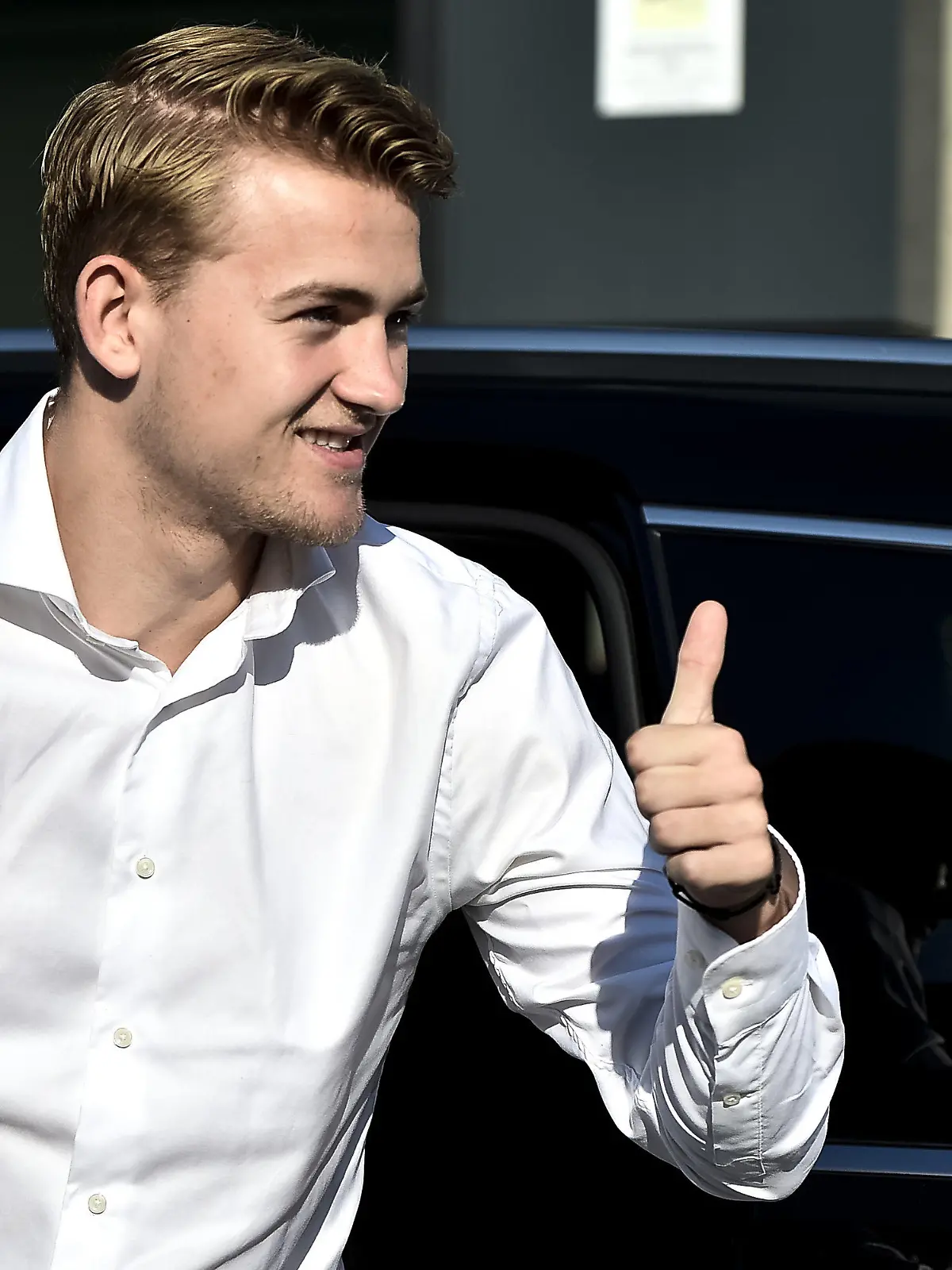 ARCHIV - 17.07.2019, Italien, Turin: Matthijs de Ligt, bevor er einen Medizincheck bei Juventus absolviert. Der vom FC Bayern umworbene Abwehrspieler Matthijs de Ligt ist beim Medizincheck seines Vereins Juventus Turin von den Fans begeistert empfangen und zum Verbleib in Italien aufgefordert worden. Foto: Nicolò Campo/Lapresse via ZUMA Press/dpa +++ dpa-Bildfunk +++