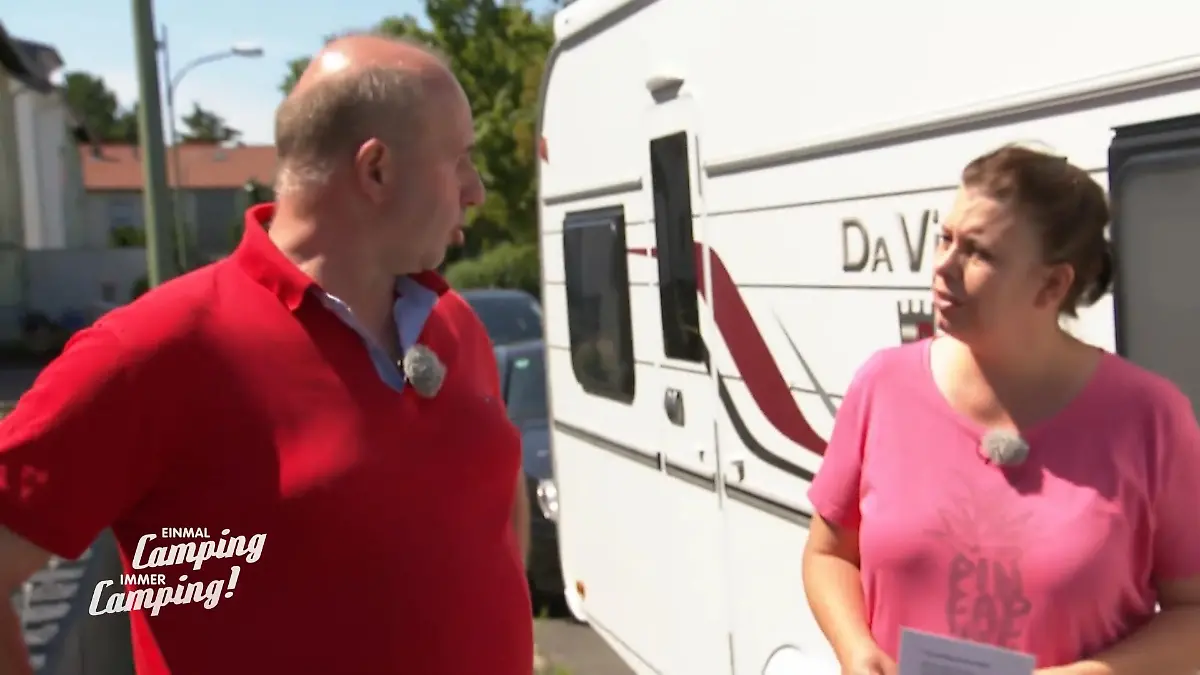 Andreas und Annette bereiten den Wohnwagen vor Bald geht es los!