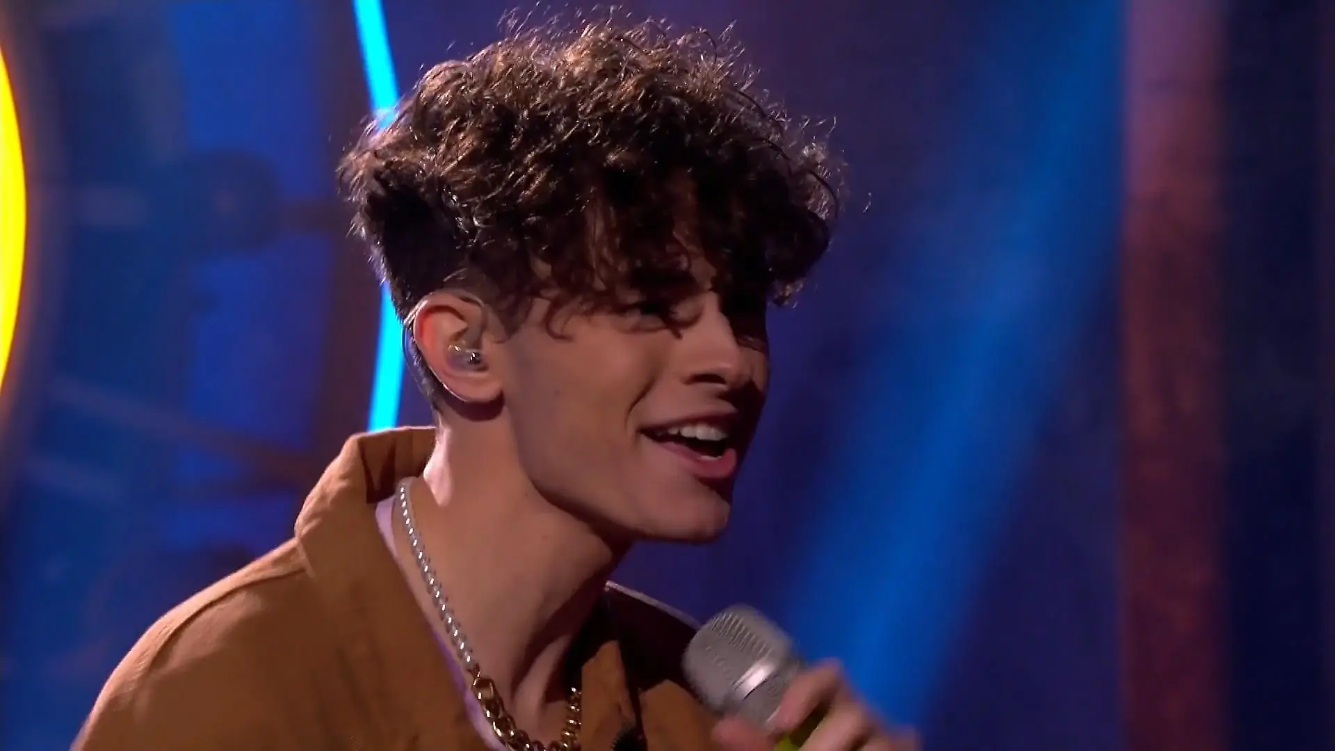 Daniele Puccia singt den Song "Dynamite" von BTS Er setzt bei DSDS noch eine Schippe drauf