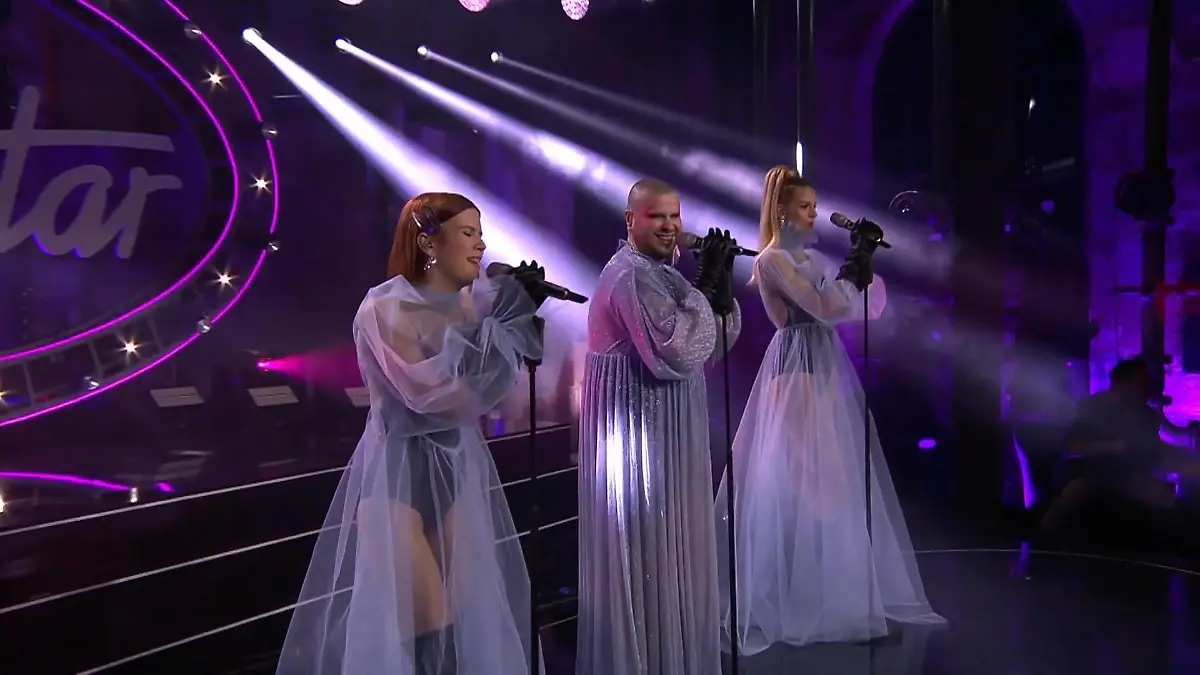 Michelle, Pia-Sophie und Ludi starten mit ihrem Gruppensong Sie rocken bei DSDS den Song "Break My Heart"