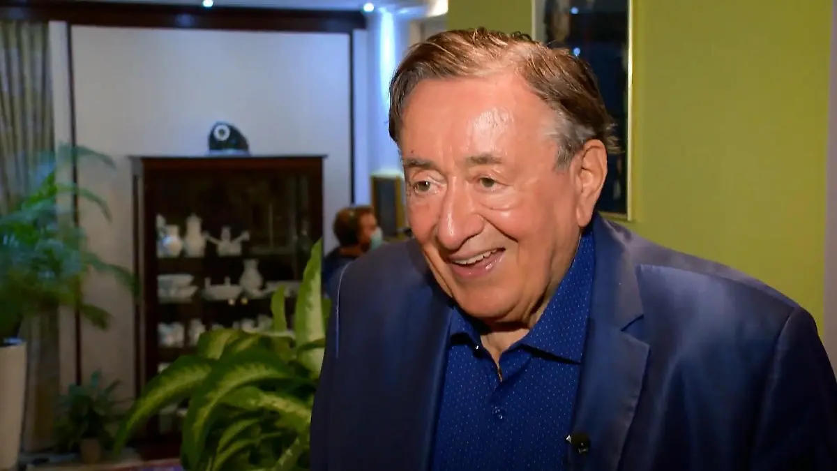 Richard Lugner bei Hautkrebs OP Melanom über dem Auge