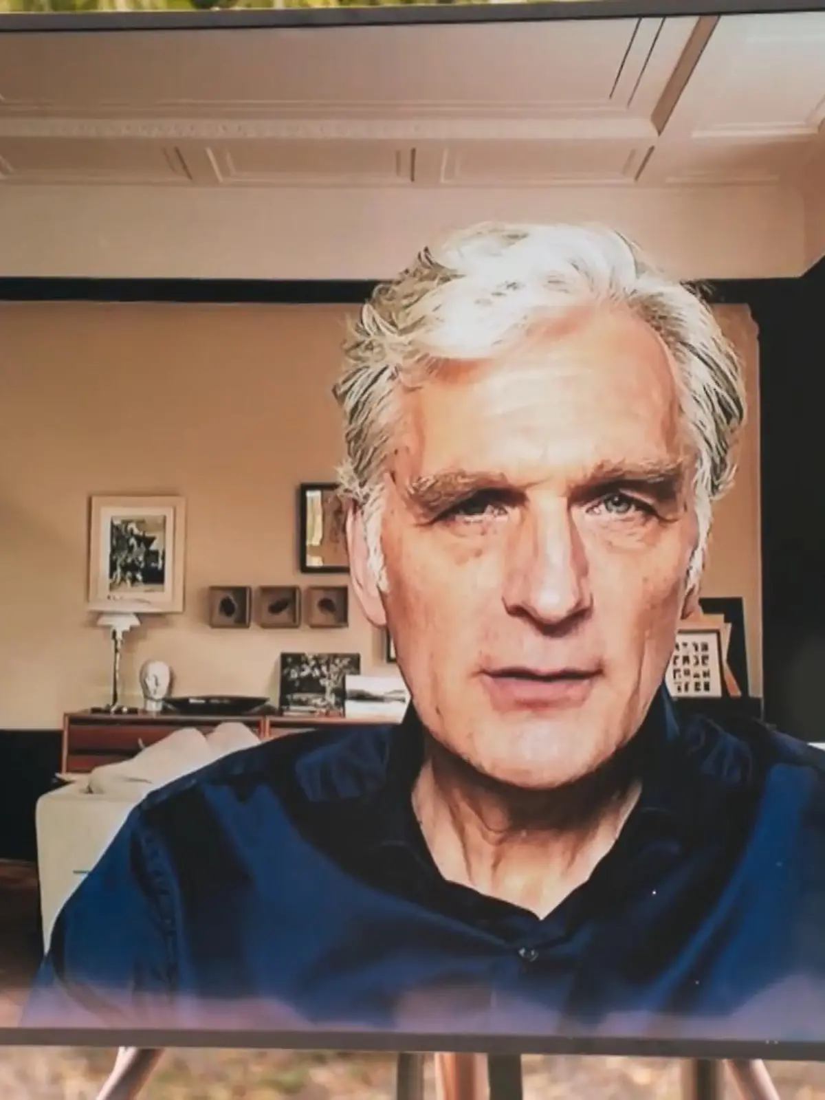 Bild zu: "Emotionale Momente auf der Gartenparty"