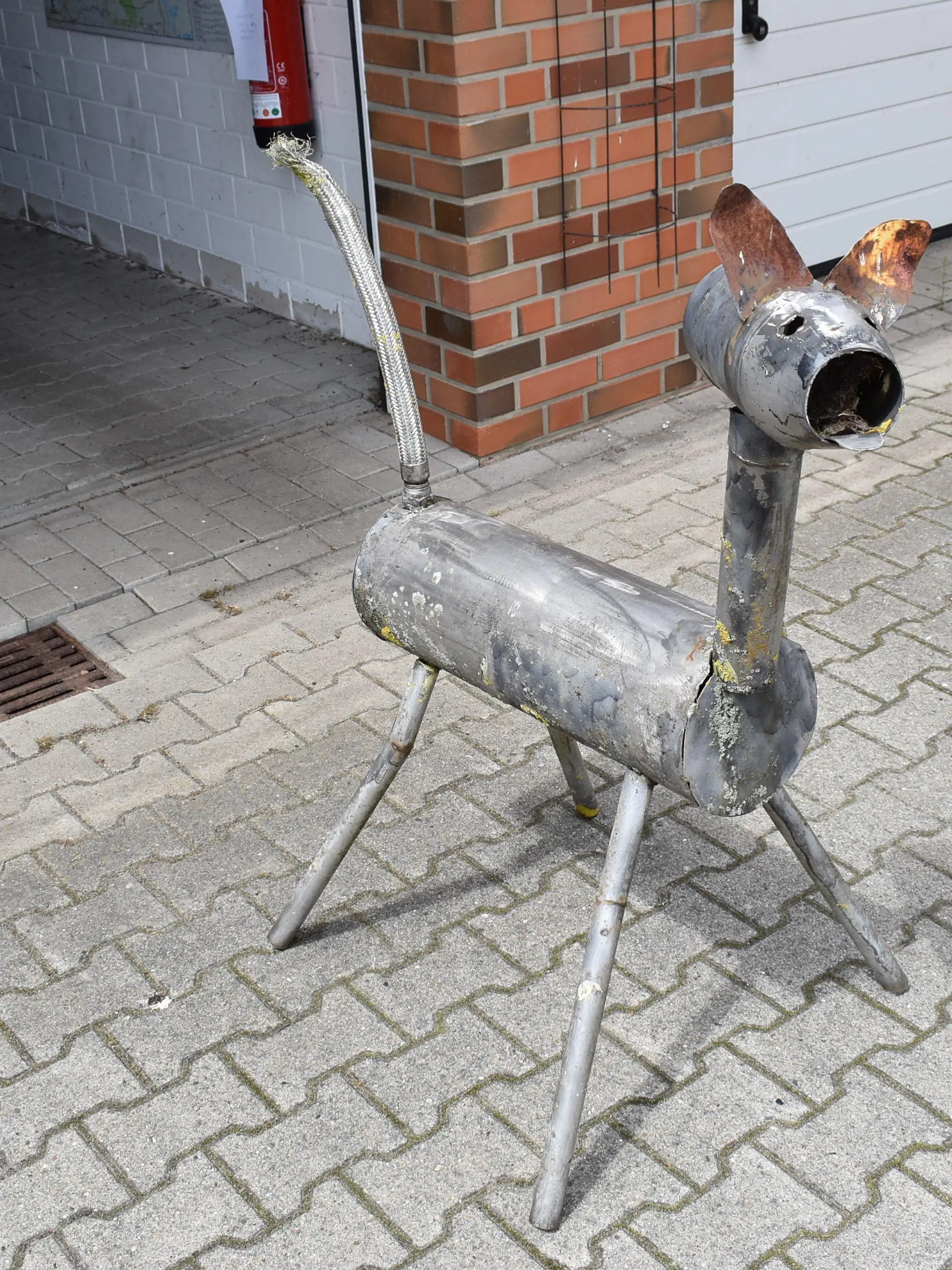 Ein Foto des selbstgebauten Metallpferdes