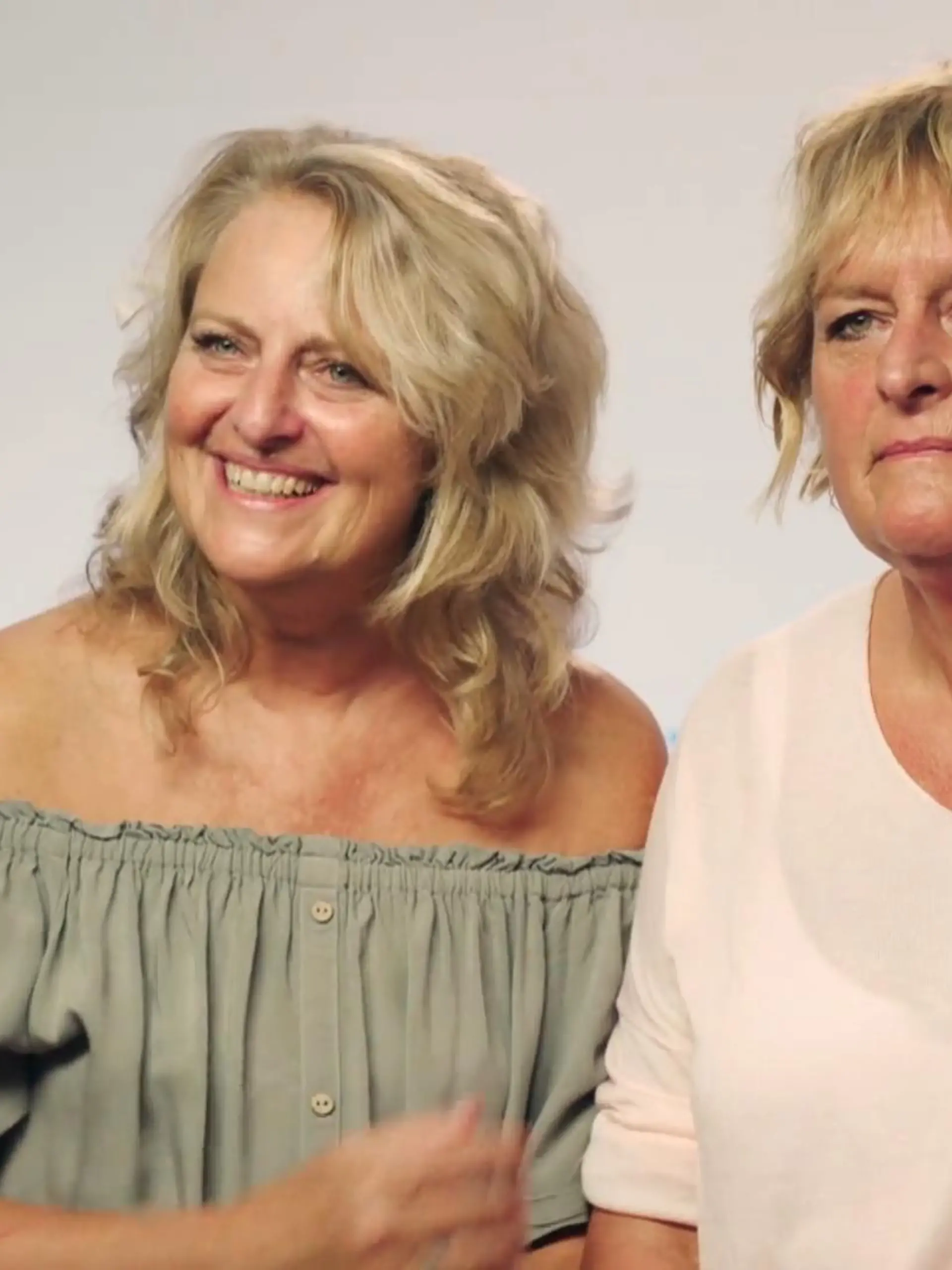 Bild zu: "Die Zwillinge Angelika und Monika wollen das First Dates Hotel rocken."
