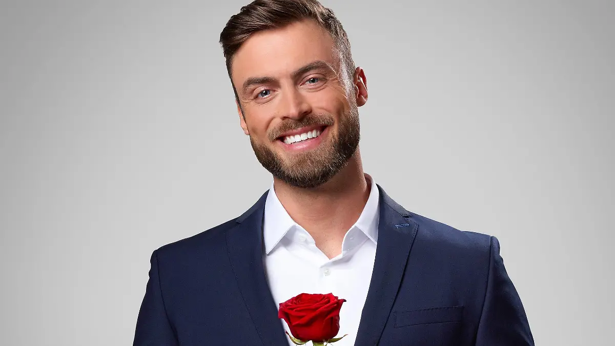 ARCHIV - 12.11.2020, ---: HANDOUT - Der RTL-«Bachelor» 2021, Niko Griesert (undatierte Aufnahme). Der RTL-Bachelor Niko Griesert hat seine letzte Rose vergeben. Foto: -/TVNOW/dpa - ACHTUNG: Nur zur redaktionellen Verwendung im Zusammenhang mit einer Berichterstattung über den RTL-«Bachelor» 2021 und nur mit vollständiger Nennung des vorstehenden Credits +++ dpa-Bildfunk +++