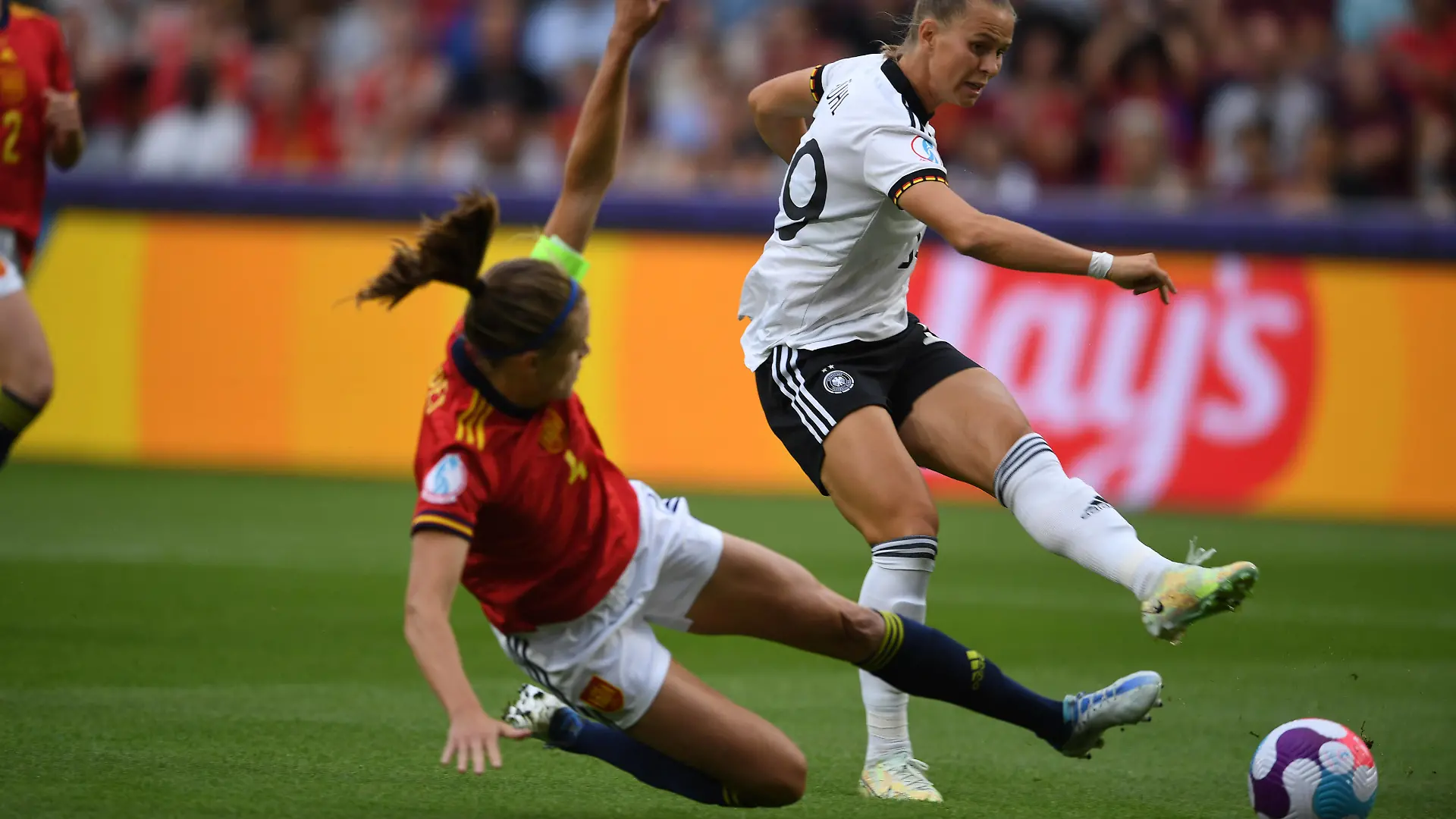  Klara Buhl Germany WomenIrene Paredes Spain Women he scored the first goal for his team during the Uefa Women s Euro England 2022 match between Germany 2-0 Spain at Brentford Community Stadium on July 12 2022 in London, England. Noxthirdxpartyxsales PUBLICATIONxNOTxINxJPN 193317860