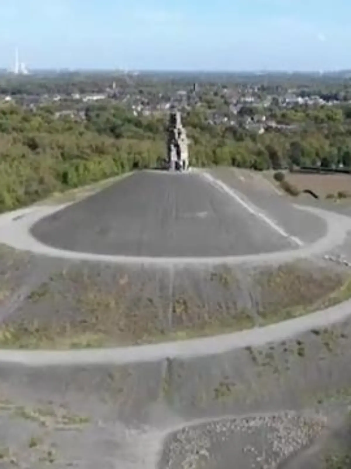 Bild zu: "Bergehalden im Ruhrgebiet"