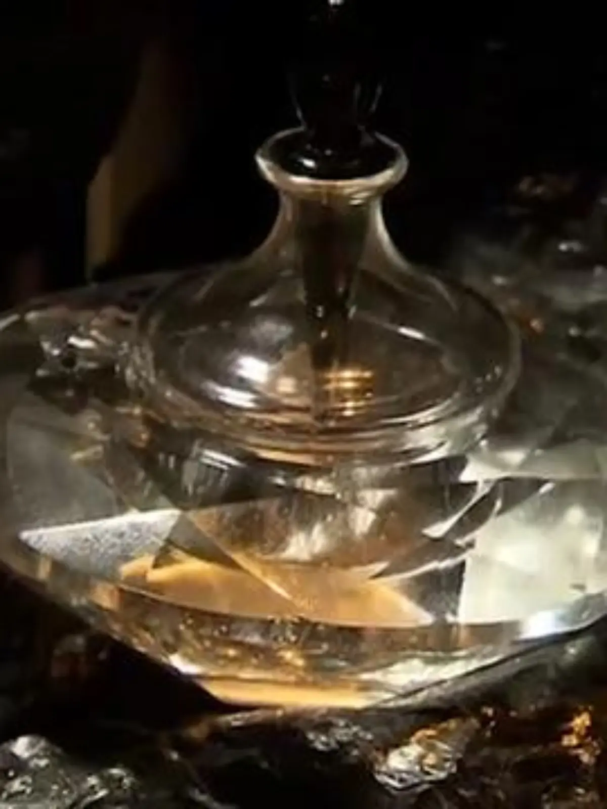 Bild zu: "Kohleparfum"