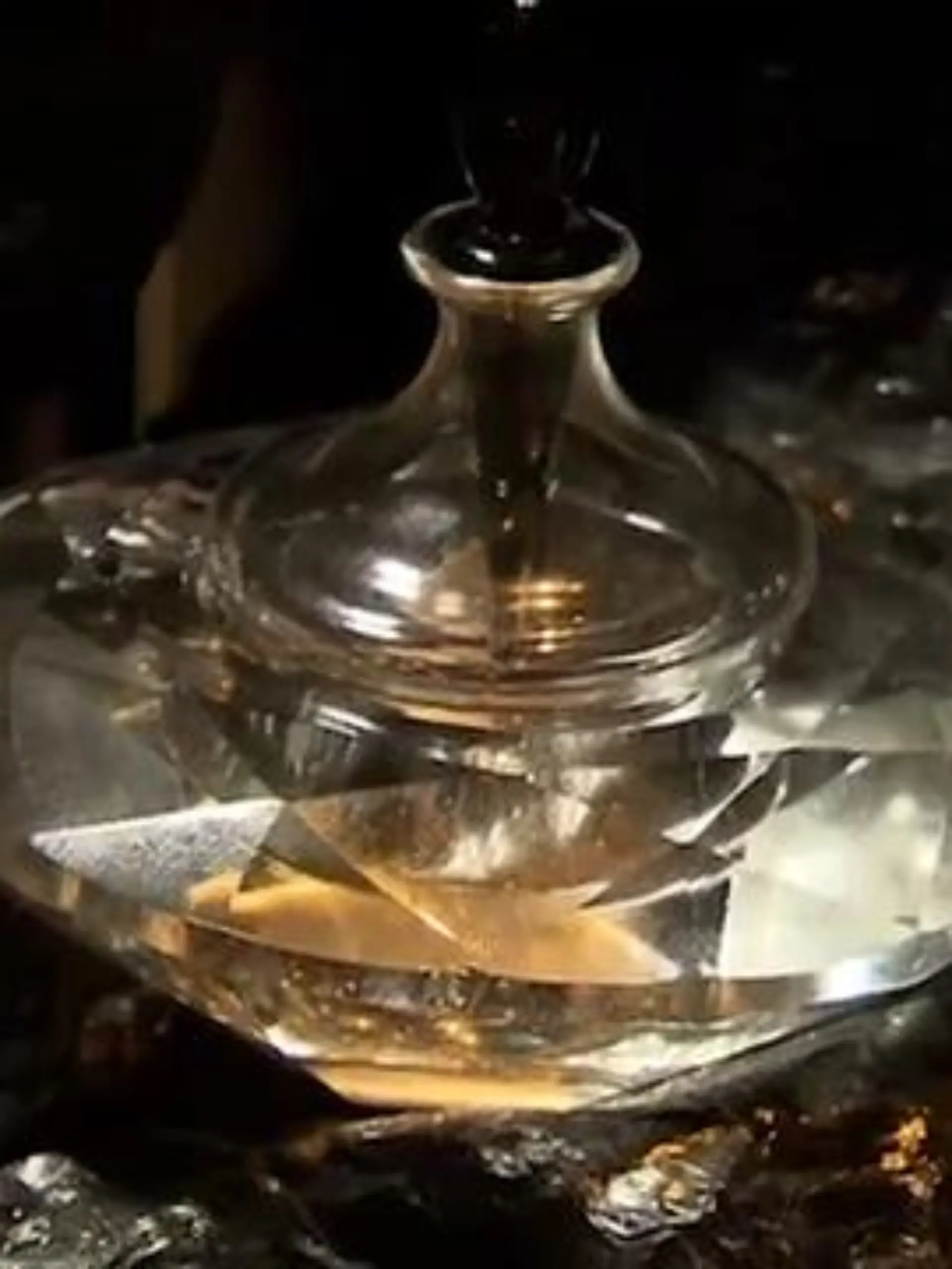 Bild zu: "Kohleparfum"