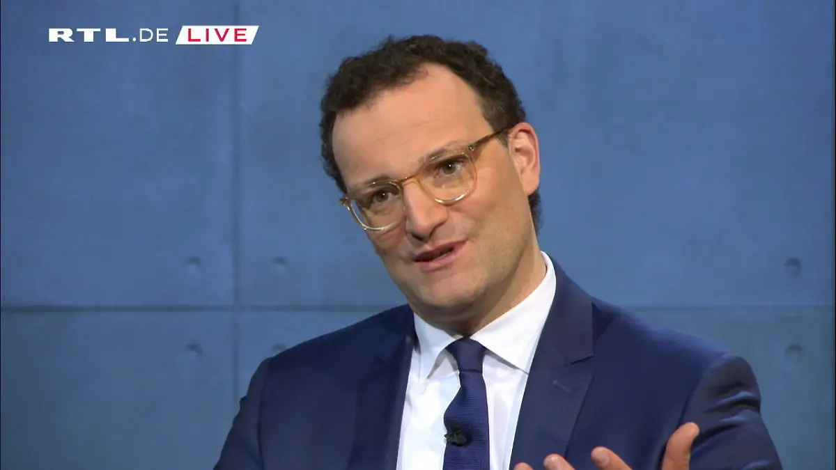 Warum Jens Spahn Osterurlaub nicht ausschließt Ihre Corona-Fragen an den Gesundheitsminister