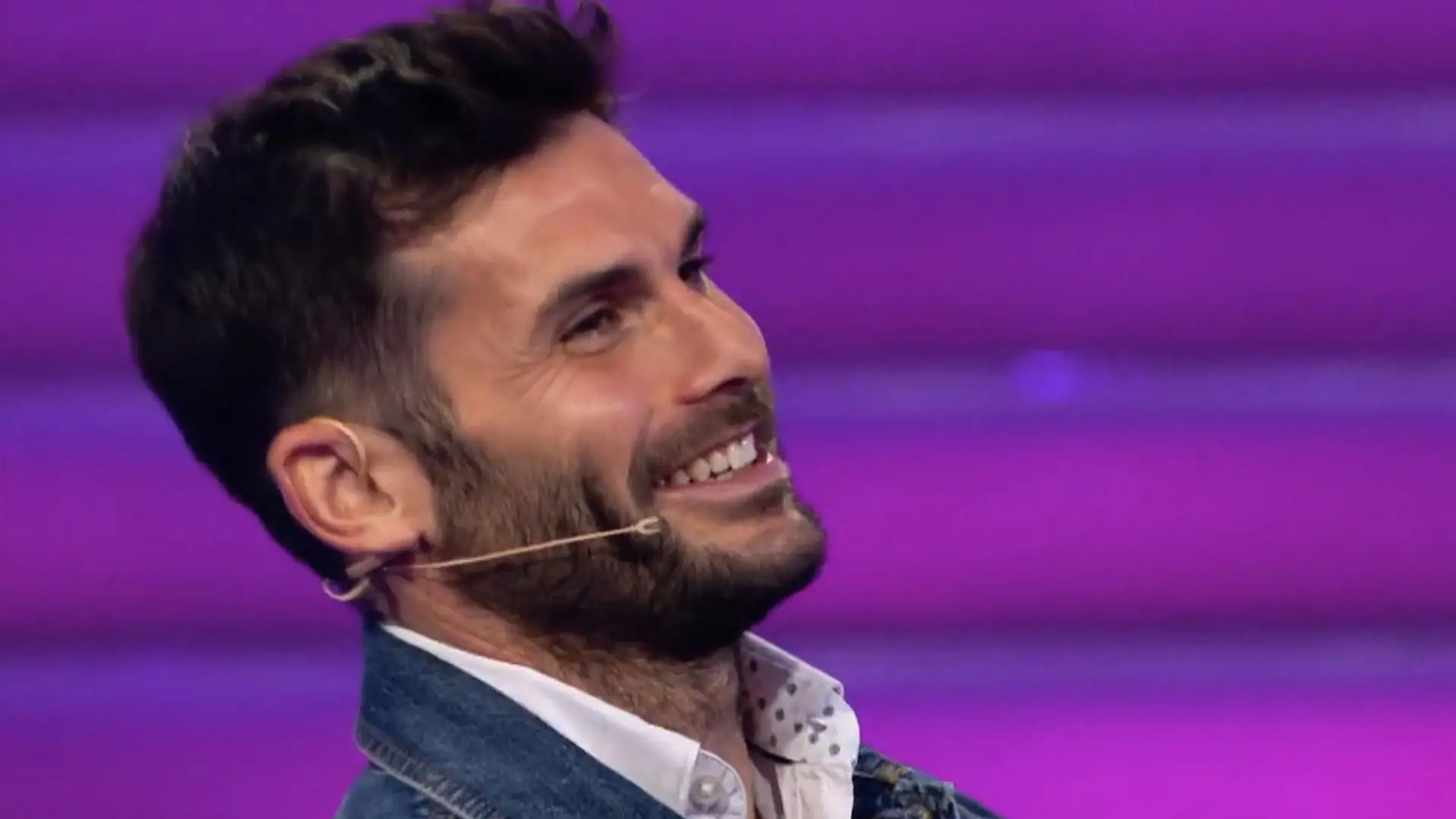Auf einmal so viel Rot! Was ist denn da passiert? "Take Me Out": Sebastian schockt die Ladies
