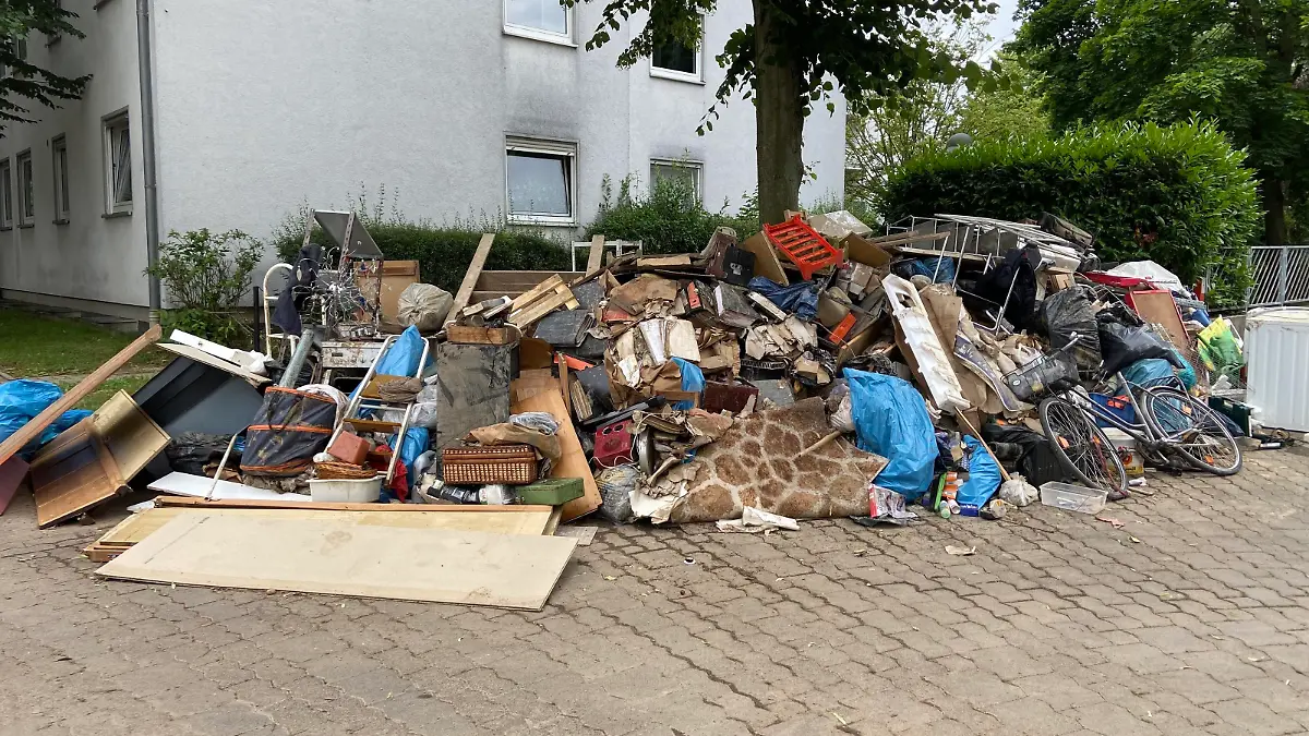 Möbel türmen sich