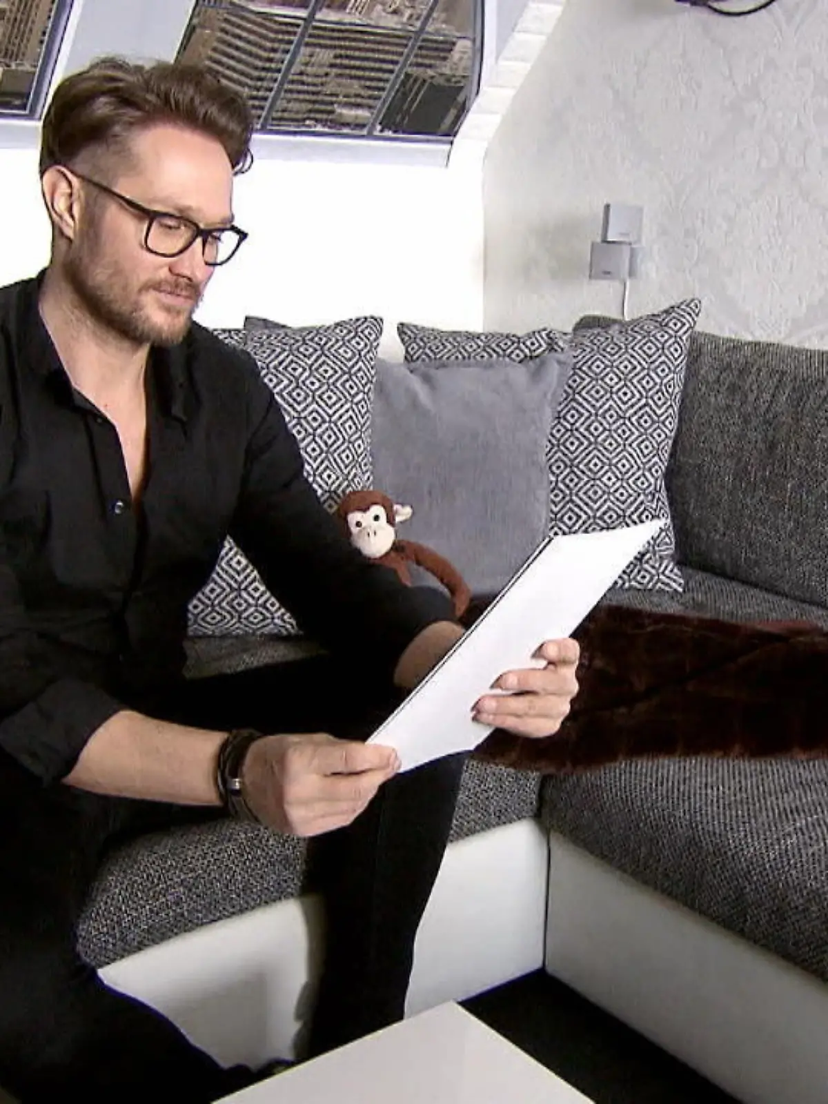 Bild zu: "Nico Schwanz probiert neuen Bart-Trend aus"