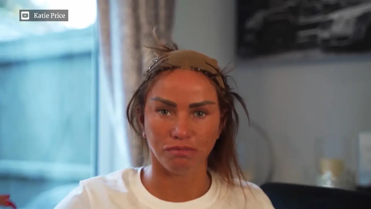 Katie Price lässt sich ihre Extensions entfernen Sie trägt jetzt einen kurzen Bob