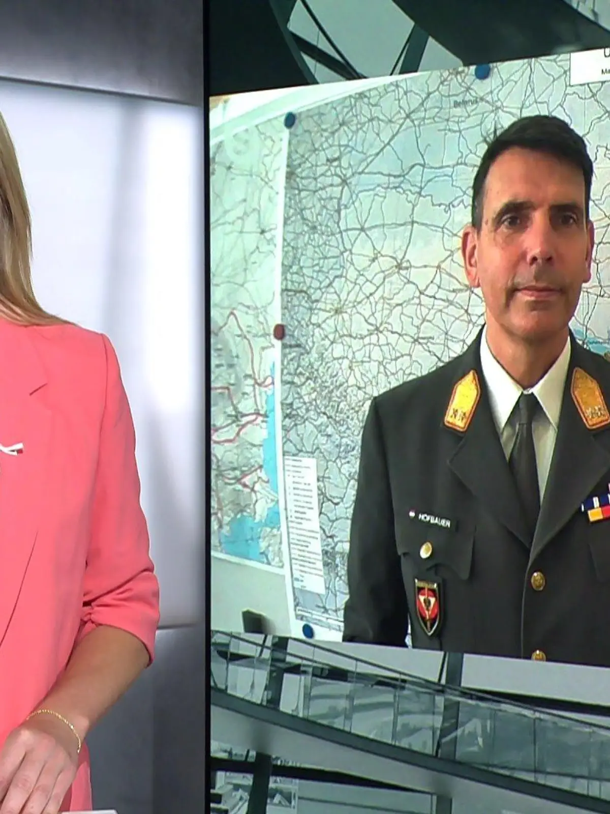 Vivian Bahlmann spricht mit Bruno Hofbauer