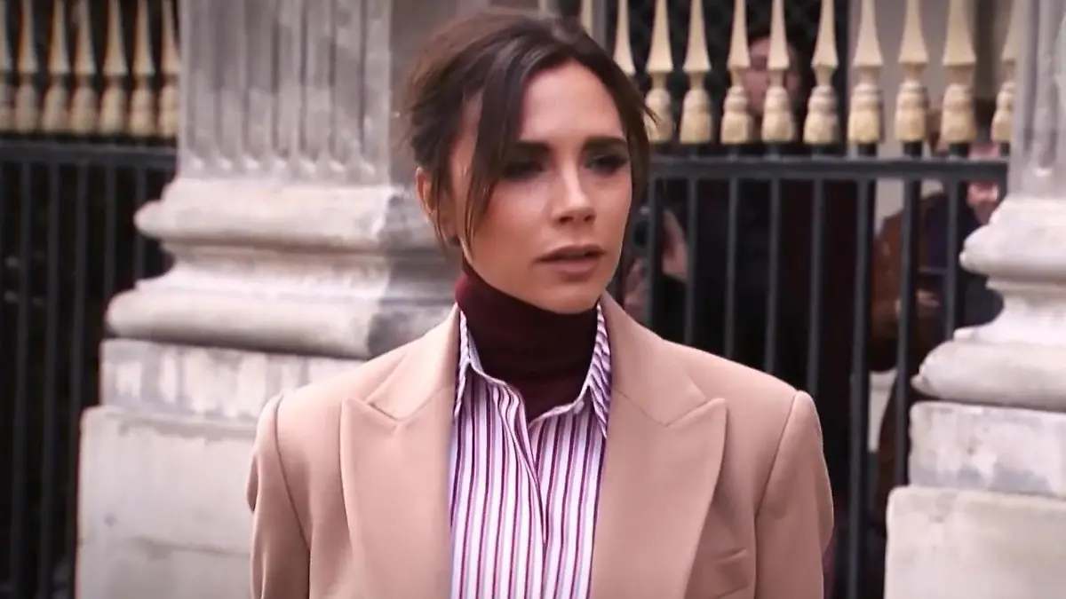 Victoria Beckham schreibt einen Brief an ihr Zukunfts-Ich "Ich hoffe, du trägst immer noch High Heels"