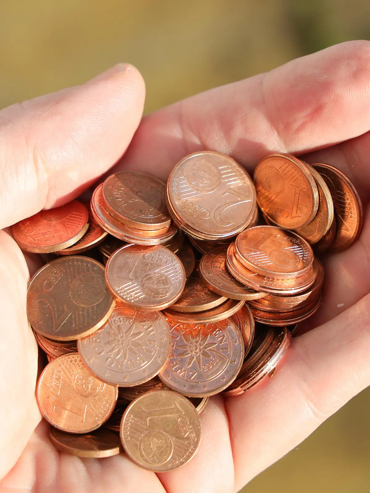 EURO Münzen und Geldscheine Wien, 05.01. 2022 Euro Cent Münzen - EURO Geldscheine Copyright Karl Schöndorfer TOPPRESS - 20220105_PD4389