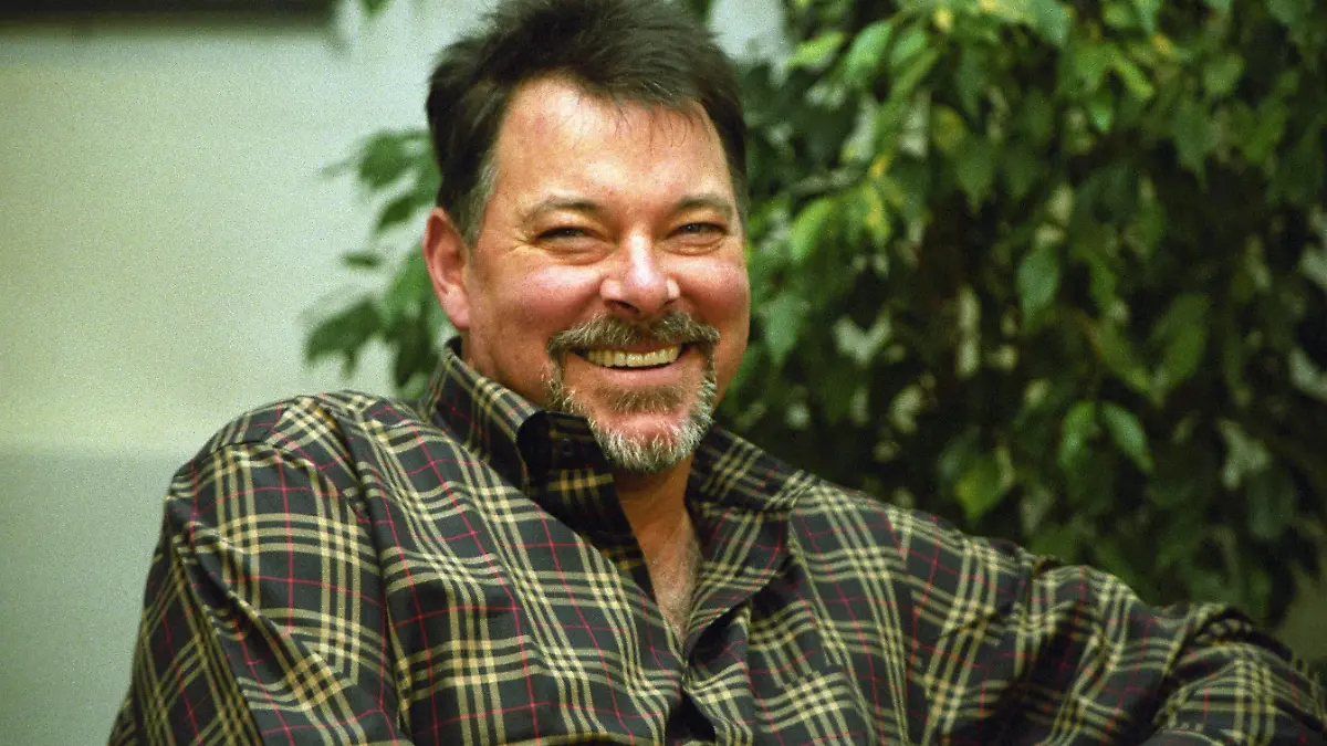 Bildnummer: 56519023  Datum: 03.11.2002  Copyright: imago/Future Image
 Galileo 7-VI Convention in der Stadthalle Bielefeld, Tag 3 Jonathan Frakes x0x Entertainment People Film Porträt xng 2002 quer Schauspieler Regisseur William T. Riker in Star Trek: The Next Generation & Star Tre Thomas Riker in Star Trek: The Next Generation & Star Trek: D Gastrollen in Roswell & Lois & Clark: The New Adventures of S 

 56519023 Date 03 11 2002 Copyright Imago Future Image Galileo 7 VI Convention in the City Hall Bielefeld Day 3 Jonathan Frakes x0x Entertainment Celebrities Film Portrait xng 2002 horizontal Actor Director William T Riker in Star Trek The Next Generation & Star Tre Thomas Riker in Star Trek The Next Generation & Star Trek D  in Roswell & Lois & Clark The New Adventures of S  