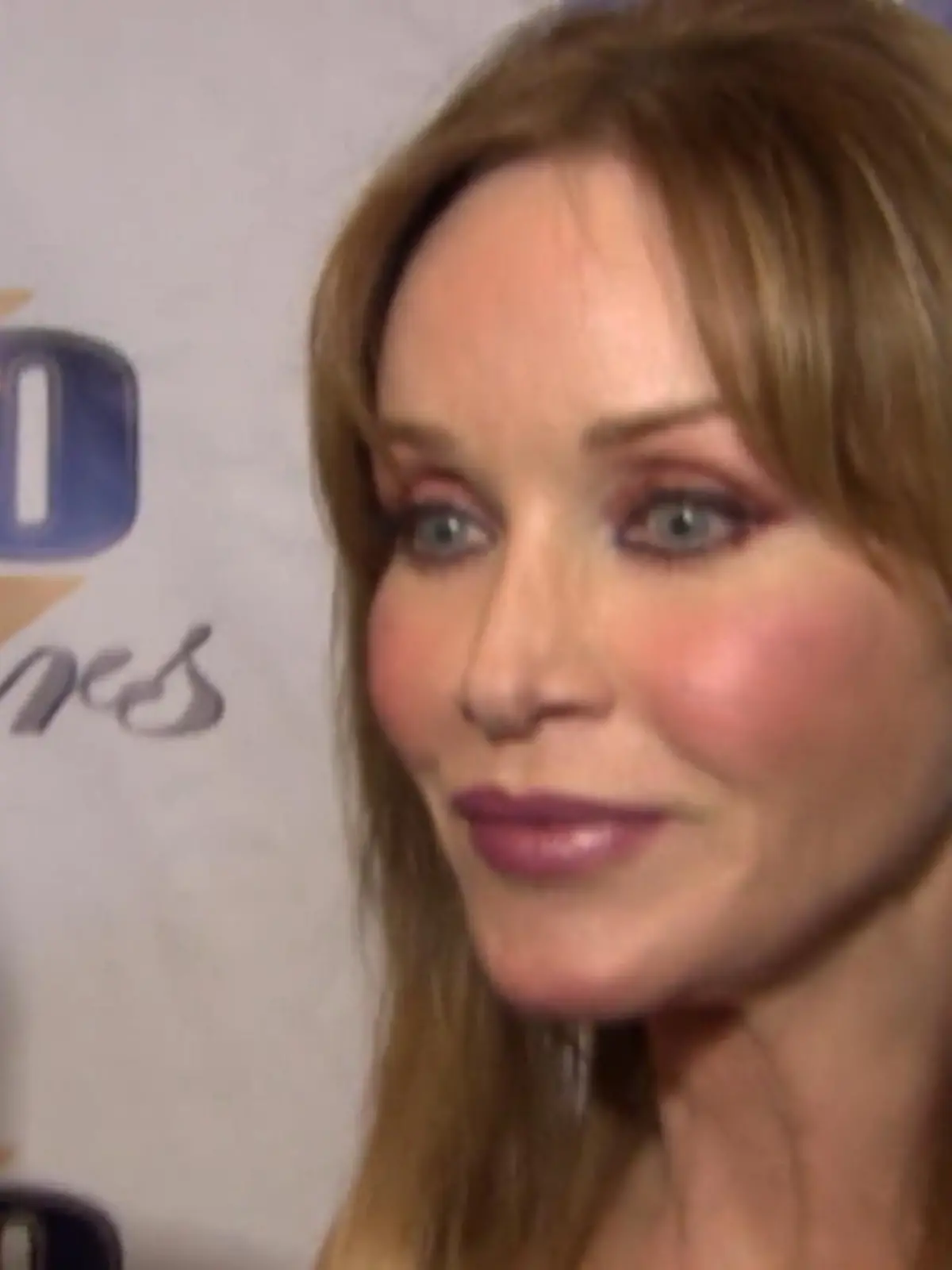 Bild zu: "Tanya Roberts' Mann erfährt LIVE, dass seine Frau noch lebt"