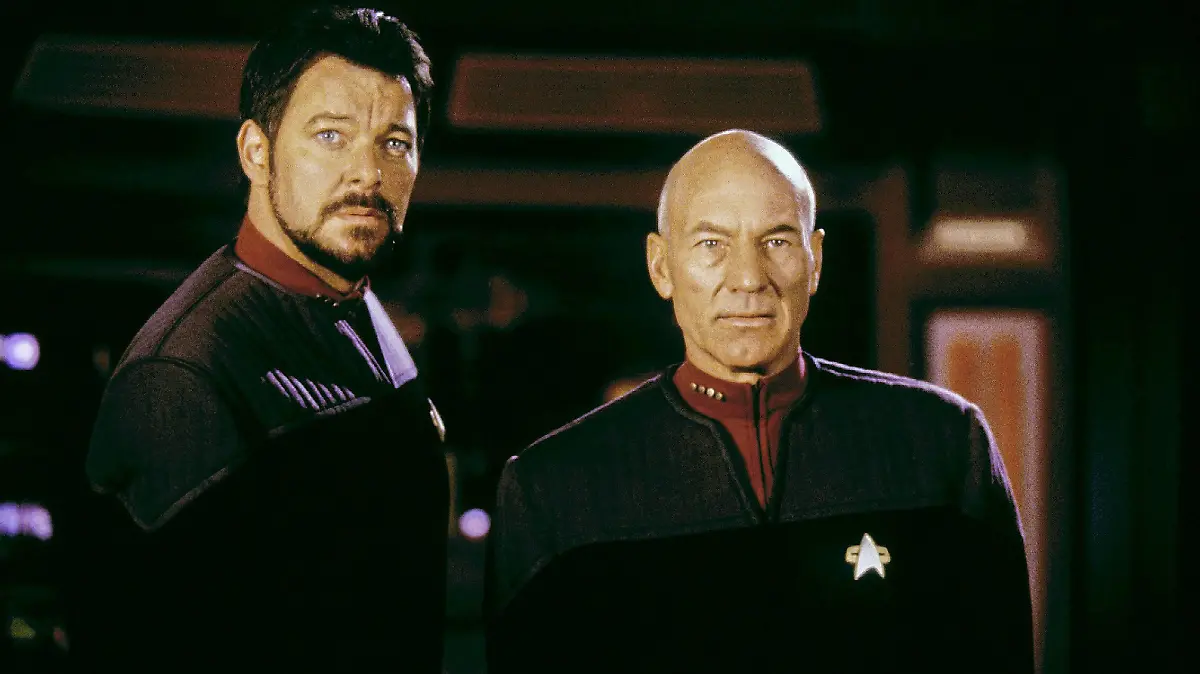 Jonathan Frakes & Patrick Stewart Characters: Commander William Riker & Captain Jean-Luc Picard Film: Star Trek: First Contact USA 1996 / Star Trek Viii Director: Jonathan Frakes 18 November 1996 PUBLICATIONxINxGERxSUIxAUTxONLY Copyright: MaryxEvansxAFxArchivexParamount 12564161 editorial use only