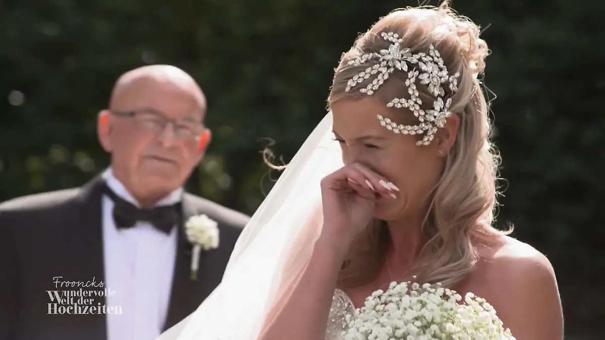 Wandelt sich die Hochzeit zu einem positiven Erlebnis? Die Braut ist am Boden zerstört