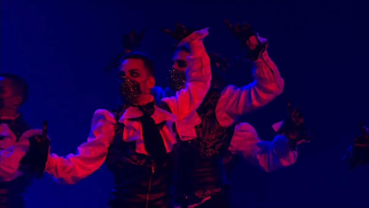 Die "Immortals brennen ein Mega-Show-Feuerwerk ab Da machen alle große Augen