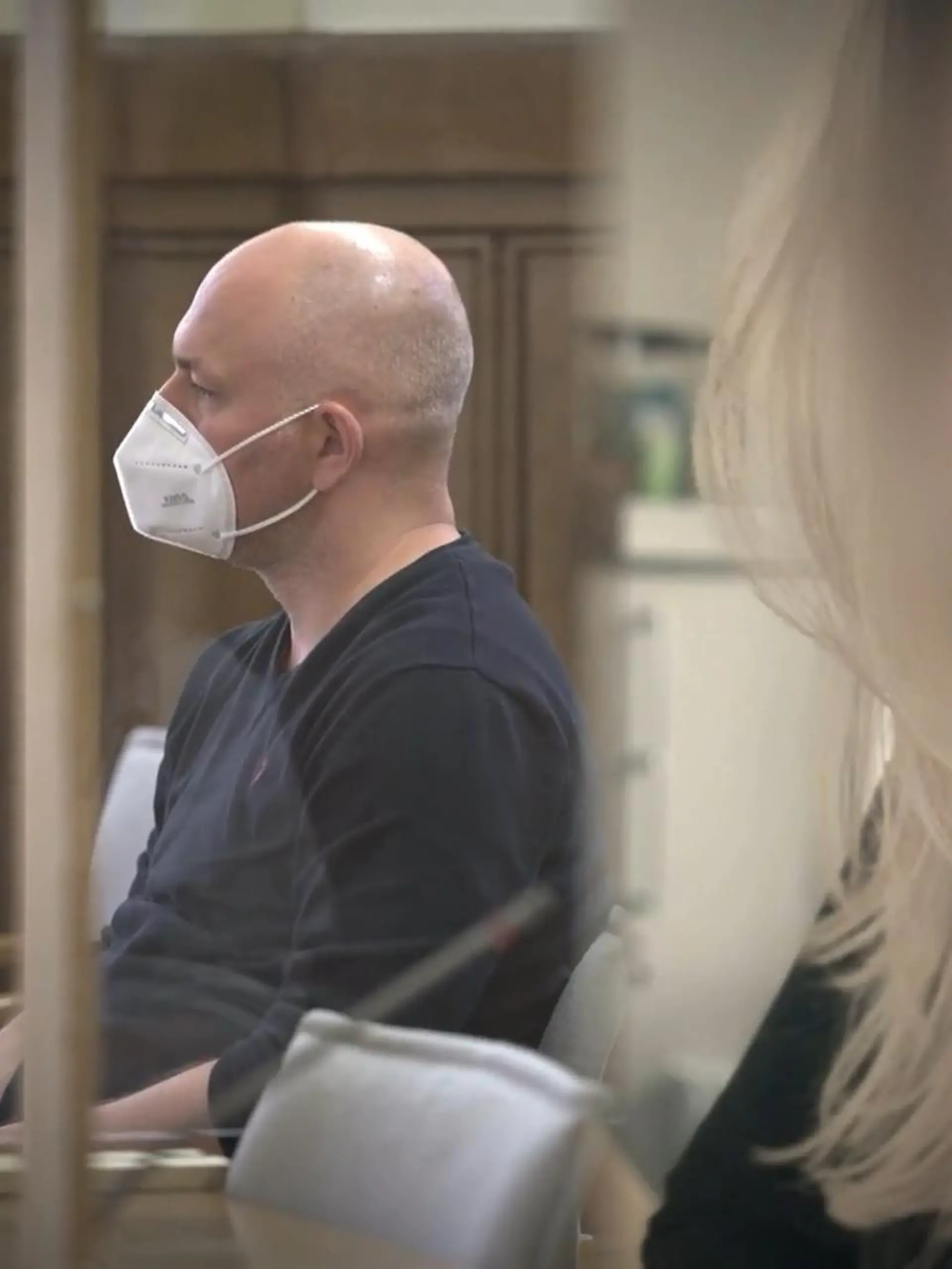 Am Donnerstag erhielt Markus W. die Quittung für seinen Mord. Über eine Dating App lernte er seine angeblich ganz große Liebe Dorin kennen. Ihm war klar: das ist die Richtige für ihn. Allerdings war das für sie anders. Und damit begann  das Drama: Markus stalkt sie und lockt sie in eine Falle.